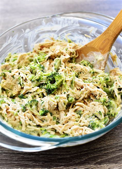 Homemade alfredo sauce is one of the easiest, most flavorful sauce recipes i make. Chicken & Broccoli Alfredo Stuffed Shells - Life In The ...