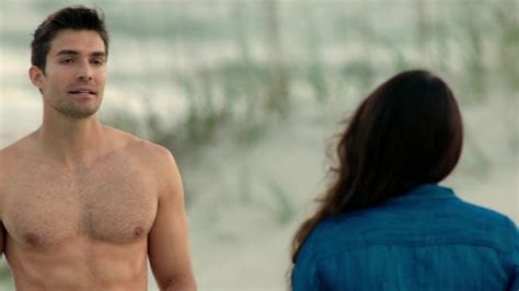AusCAPS Peter Porte Shirtless In Love At The Shore