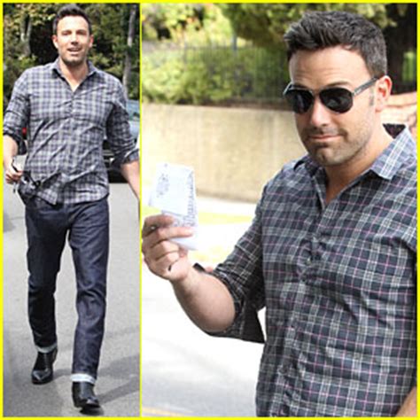 Ben Affleck Hits Parked Car Leaves Apology Note Ben Affleck