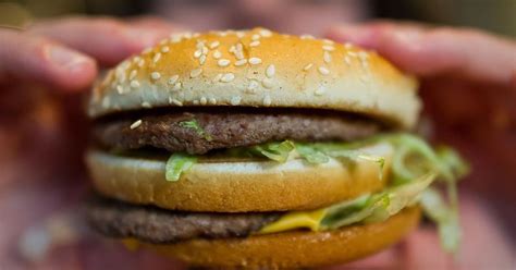Five guys' customizable burgers give them an edge. McDonald's : la chaîne de Fast-Food va faire un carton ...