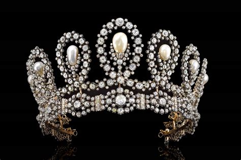 Try On This £1 Million Tiara That Once Belonged To The Italian Royal