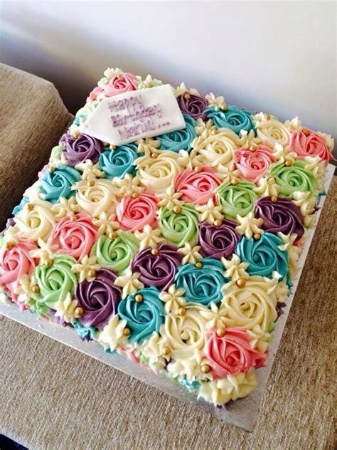 I Like The Different Look Of This Rose Swirl Cake Tyleis Birthday