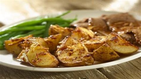 I tried these potatoes the last time i made them now with this roast beef recipe and it truly was the perfect meal. Onion-Roasted Potatoes