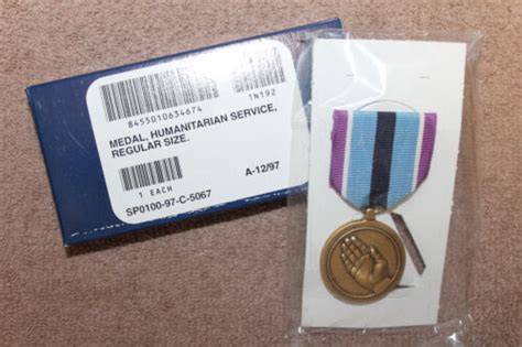 Original Us Military Humanitarian Service Medal In Box 1297 D