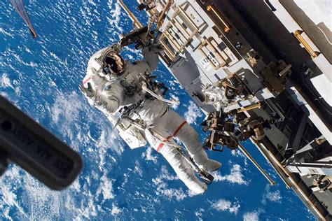 How To Watch Nasa Astronauts Spacewalk