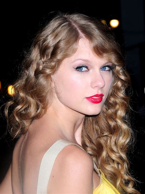 Mermaid Nails Taylor Swifts Perfect Red Lip