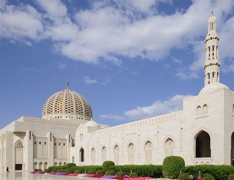 جامع السلطان قابوس الاكبر في عمان المرسال