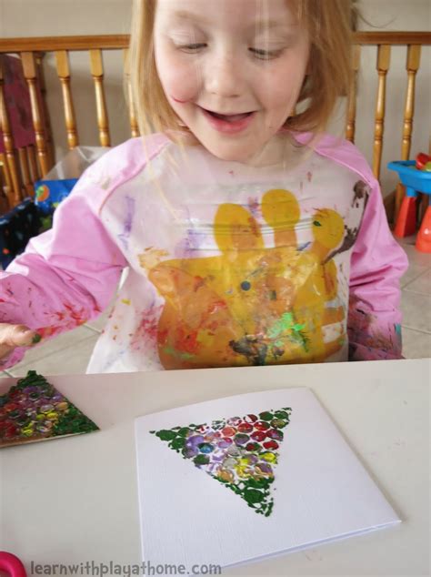 We also have free christmas thank you card sheets for children. Learn with Play at Home: Simple Bubblewrap Christmas Cards made by kids