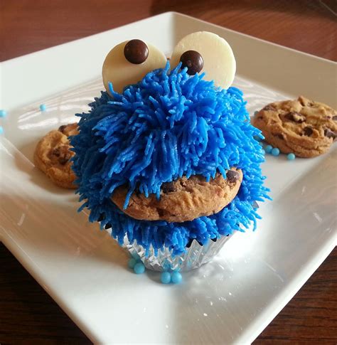 Cookie Monster Cupcakes For A First Birthday Party The Birthday Boy