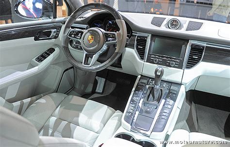 Und ist damit voll und ganz auf ihn ausgerichtet. Macan, peut-être pas un vrai SUV, mais une vraie Porsche