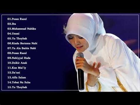 Berikut lirik sholawat hayyul hadi: Lirik Lagu Sholawat Hayyul Hadi Gus Azmi - Apa Bagaimana