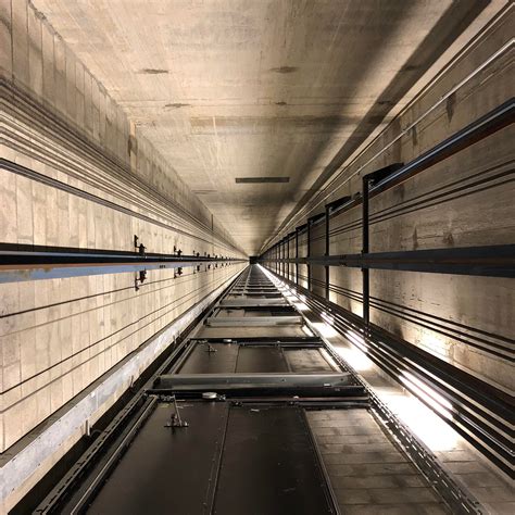 The long vertical space through which a lift travels | meaning, pronunciation, translations and examples. Inside of a 600' elevator shaft : interestingasfuck