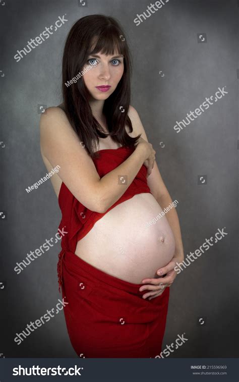 Young Brunette Beautiful Woman Pregnancy Nude 스톡 사진 지금 편집