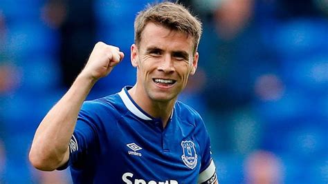 Seamus Coleman Signs A New Contract With Everton
