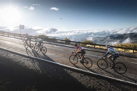 Vea la vuelta a españa 2021 en vivo y en directo con las 21 etapas, clasificación general, posiciones y todo lo que pasa con los ciclistas colombianos en . Etapas y Recorrido Vuelta Ciclista a España 2021 en la ...