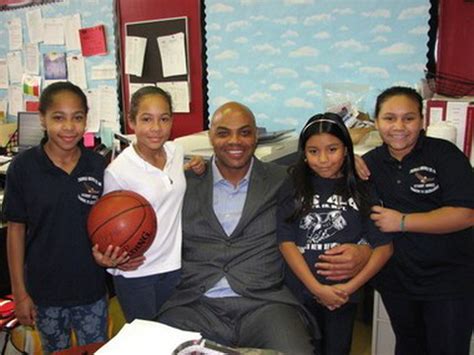 Nba Legend Charles Barkley Visits Ps 44 In Mariners Harbor On Staten