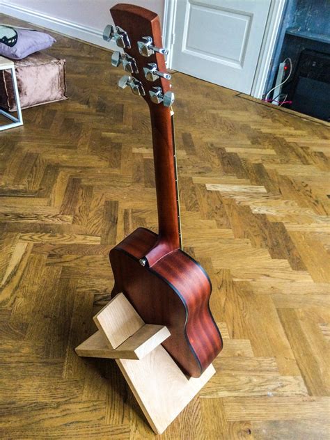 Build This Simple Guitar Stand From A Single Board Of Wood Diy Guitar