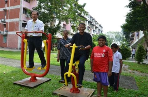 Rumah pangsa kayu ara, petaling jaya, malaysia. Tuah penduduk Rumah Pangsa Bata Merah | Buletin Mutiara