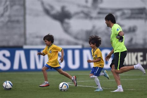 For brazilian footballer born 1982, see kaká. Kaka's son Luca shows off his silky skills during Brazil ...
