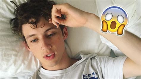 Troye Sivans Nudes Leaked And He Had The Most Hilarious Response PopBuzz