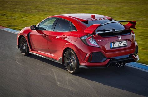 The casual car enthusiast in america will remember only but as honda slowly comes out of its product malaise, the company decided that bringing over the type r now—indeed, designing it from the outset with the u.s. 2017 Honda Civic Type R does 0-100km/h in 5.7 seconds ...