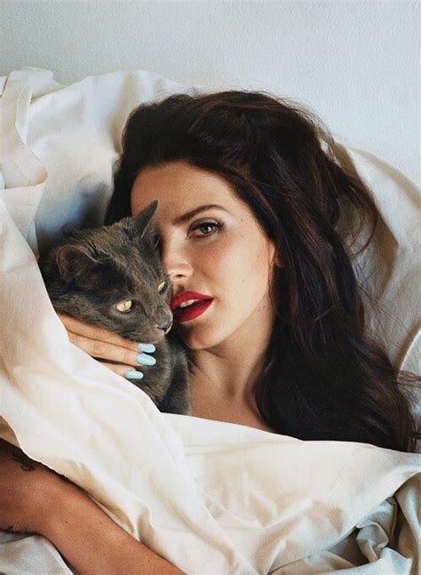 Sexy Girls And Their Cats 12 Photos Collegepill