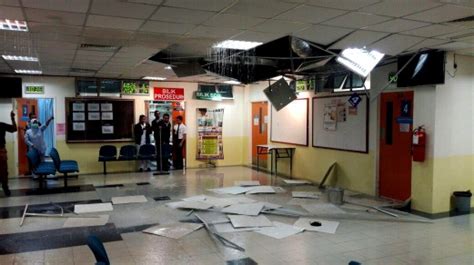 Klinik merupakan salah satu tempat yang ramai di kunjungi oleh orang untuk berobat juga mengecek kesehatan. Collapsed ceiling of Taiping clinic repaired, facility to ...