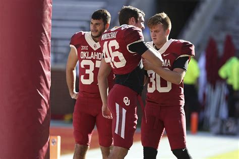Oklahoma Football Sooners Debut Red On Red Uniforms For Iowa State Game Gallery