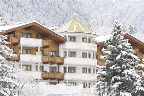 Hotel Gardena Grödnerhof Sankt Ulrich Alpinebooker