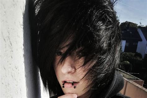 35 Cool Emo Hairstyles For Guys 2021 Guide