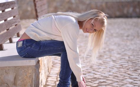 Woman Blonde Bent Over Smile Jeans Bench Wallpaper Girls