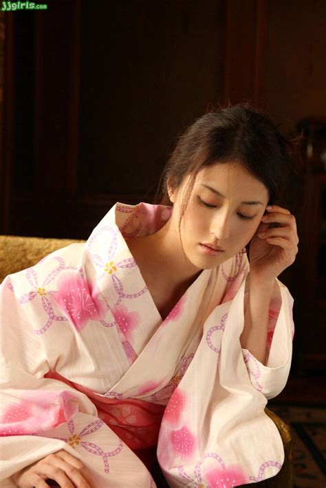 Pinky Pleasures In Three Shades Of Pink ~ Kimono Bijin 若菜、浴衣美人、着物 女性