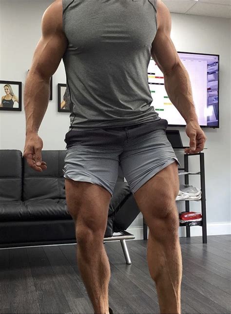 Pin By Elliot On Men Beefy Men Muscular Legs Muscle Men