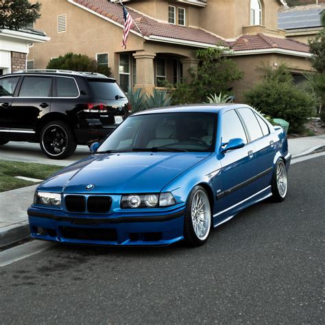 Jun 09, 2021 · pada urutan pertama ada jenis mobil klasik bmw e36 323i touring 1998. My 1998 Estoril Blue M3 Sedan : BMWE36