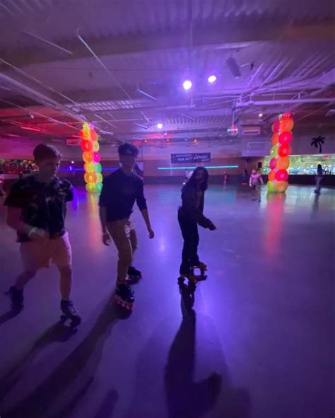 Rollerblading Roller Skating Pictures Skating Pictures Skating Aesthetic