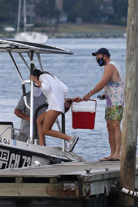 Emily Ratajkowski On A Boat In Long Island 08122020 Hawtcelebs