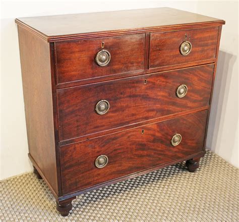 Small Georgian Mahogany Chest Of Drawers Antiques Atlas
