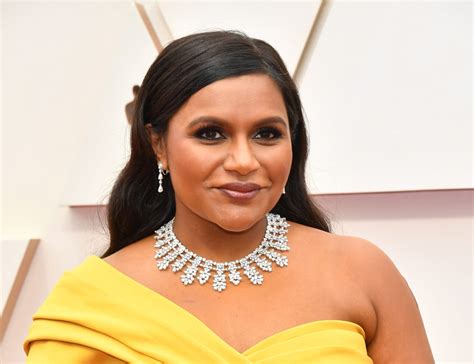 Mindy Kaling S The Office Co Star Made Her Insecure About Her Body