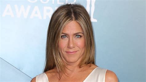 She Feels Emotionally Ready To Open Her Heart Jennifer Aniston Desperate To Find Soulmate At