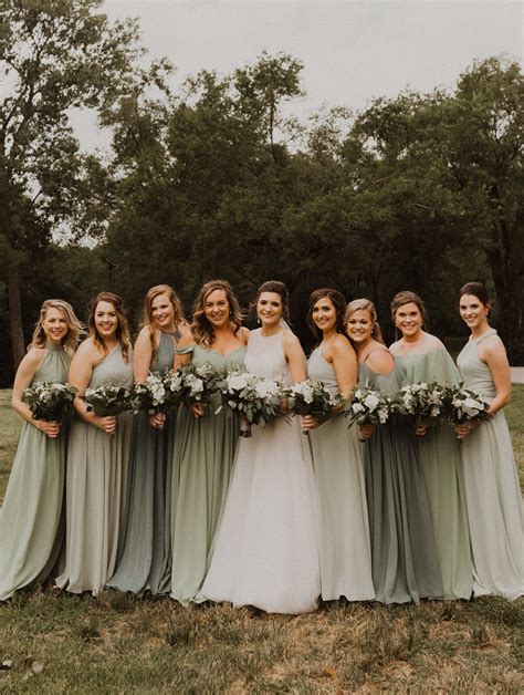 How To Pulling Off Mismatched Bridesmaid Dresses Perfectly Tulle