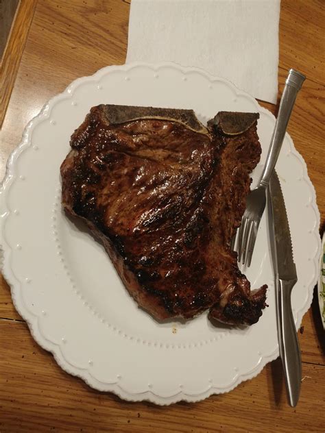 Prepare the grill with a 2 zones: T-Bone I Charcoal-Grilled - Steak Sensuality