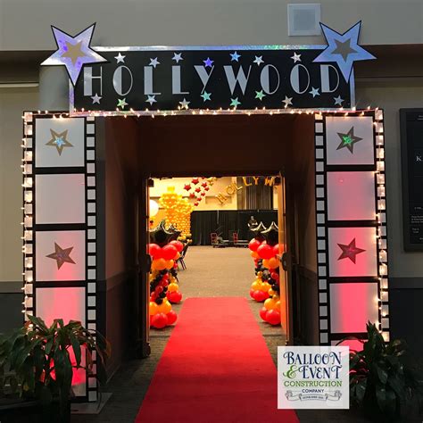 Hollywood Entrance Decor In 2020 Hollywood Party Decorations
