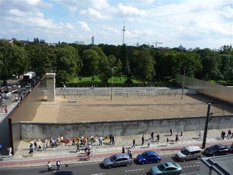 The Layout Of The Border Area Picture Of Memorial Of The Berlin Wall