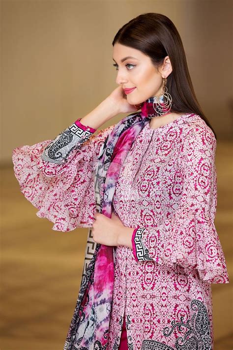 Best 11 Simple Pakistani Dresses Sleeves Designs For