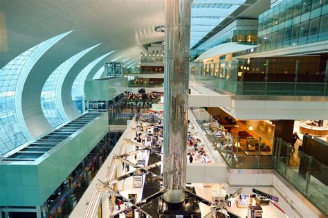 Intérieur Daéroport De Dubai International Image Stock éditorial
