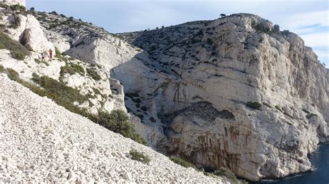 Découvrez gratuitement le détail des prix immobiliers. De Canceou en Palée - CAF Calanques Marseille Cassis