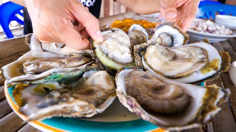 The Oyster King Of Thailand Uncle Toms Huge Oysters And Seafood At