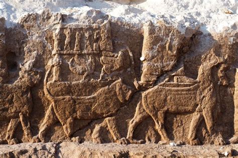 Extremely Rare Assyrian Carvings Discovered In Iraq Iraq Babylon