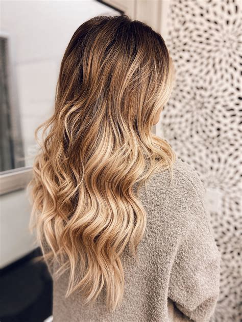 Hair By Kaelyn Christine Blonde Beach Waves In 2021 Wavy Beach Hair