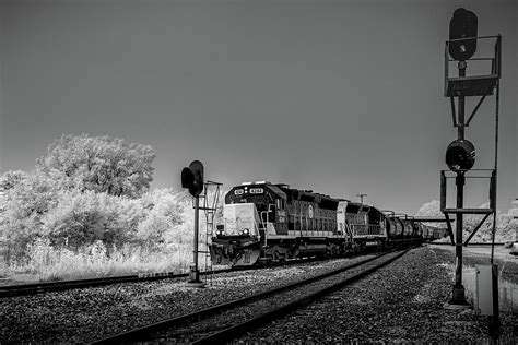 Decatur And Eastern Railroad Eastbound At Tuscola Illinois Photograph